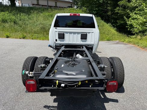 New 2026 RAM 3500 Tradesman w/ Chrome Appearance Group A AWD/4WD image 9