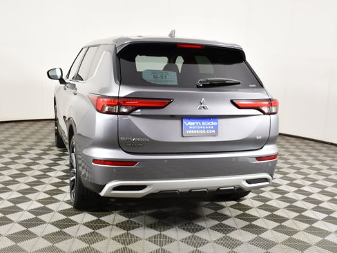 Used 2024 Mitsubishi Outlander AWD image 7