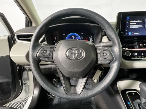 Used 2026 Toyota Corolla LE FWD image 17