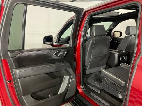 Used 2023 GMC Yukon XL SLT w/ SLT Premium Package AWD/4WD image 33