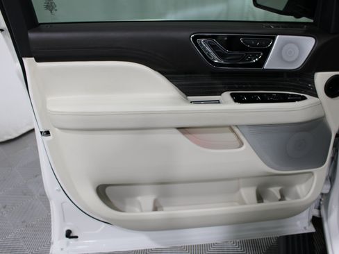 Used 2023 Lincoln Navigator Black Label AWD/4WD image 5