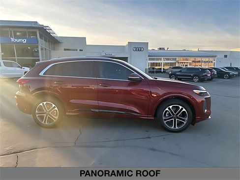 New 2025 Audi Q5 Prestige image 2