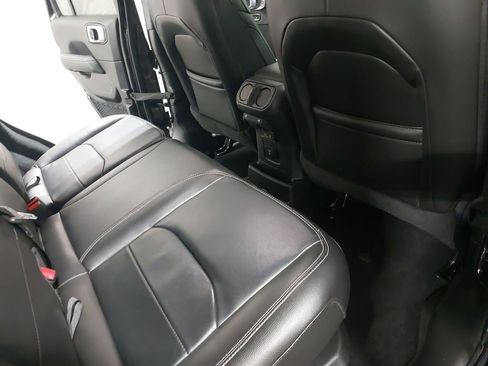 Used 2022 Jeep Wrangler Unlimited Sahara w/ Cold Weather Group image 11