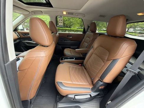 Used 2023 Nissan Pathfinder Platinum AWD/4WD image 23