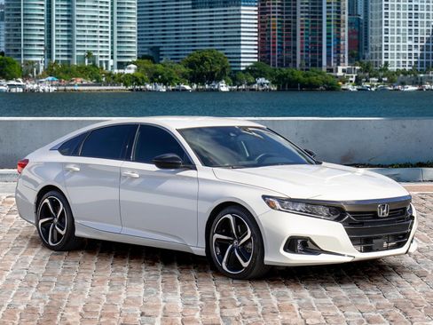 Used 2022 Honda Accord Sport image 3