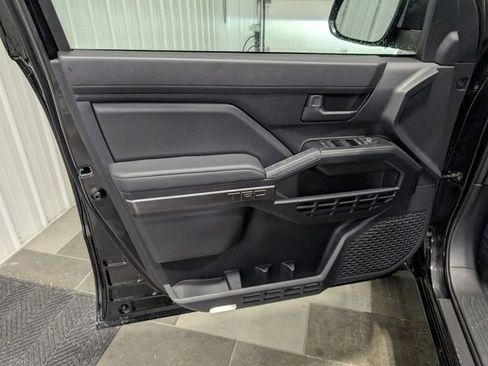 Used 2025 Toyota 4Runner TRD Sport AWD/4WD image 12