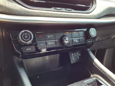 Used 2022 Jeep Compass Latitude AWD/4WD image 12