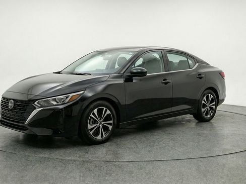 Used 2025 Nissan Sentra SV image 3