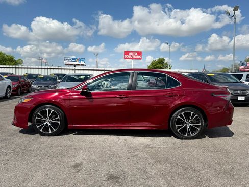 Used 2018 Toyota Camry SE w/ Convenience Package FWD image 8