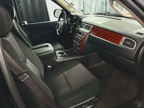 Used 2014 Chevrolet Tahoe LS image 17