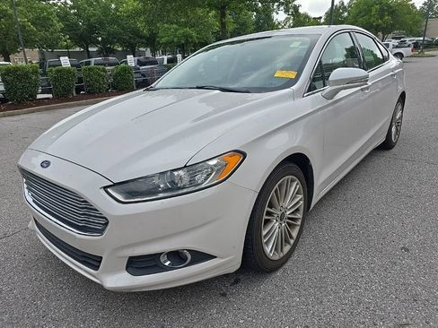 Used 2016 Ford Fusion SE w/ Equipment Group 202A FWD image 4