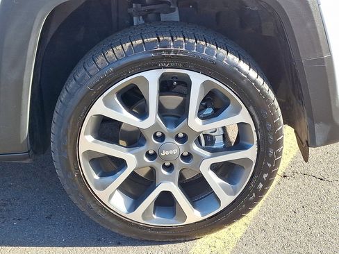 Certified 2022 Jeep Renegade Limited w/ Sun, Sound & Wheels Group image 8