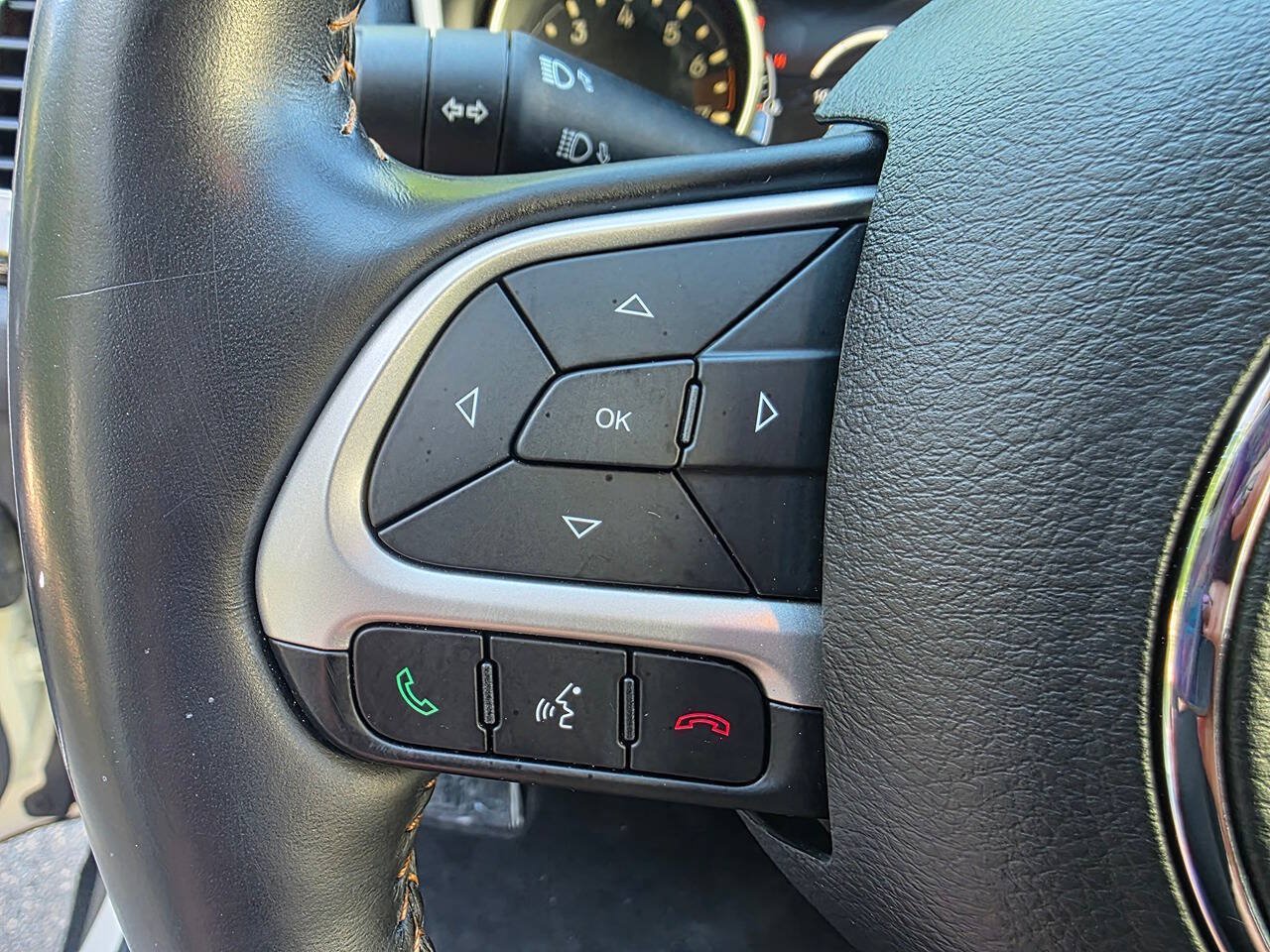 Used 2018 Jeep Compass Limited w/ Navigation Group AWD/4WD image 18
