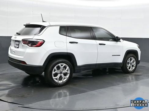 Used 2025 Jeep Compass Sport image 3