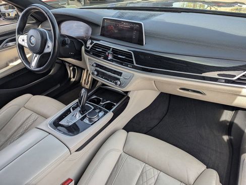 Used 2021 BMW 740i 740i w/ M Sport Package image 13