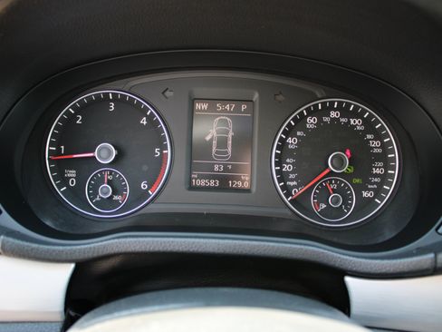 Used 2013 Volkswagen Passat TDI SE image 23