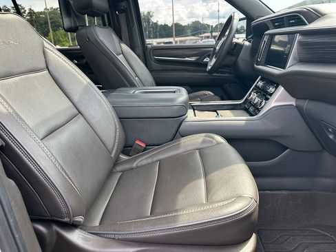 Used 2024 GMC Yukon XL Denali w/ Advanced Technology Package AWD/4WD image 14