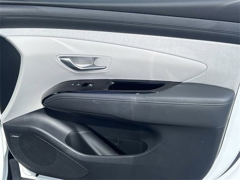 Used 2025 Hyundai Tucson Limited image 15