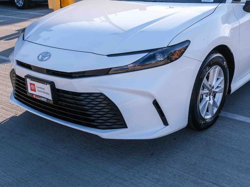 Used 2025 Toyota Camry LE FWD image 11