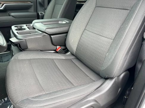 Used 2025 Chevrolet Silverado 2500 LT w/ Convenience Package AWD/4WD image 10
