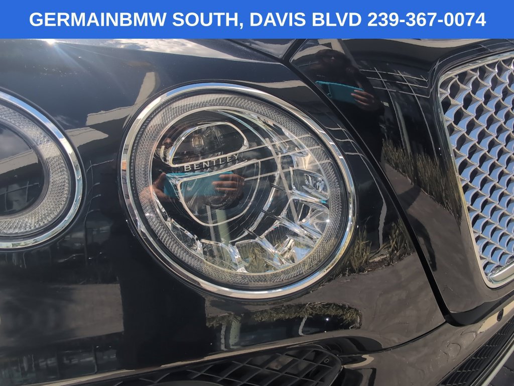 Used 2017 Bentley Bentayga AWD/4WD image 10