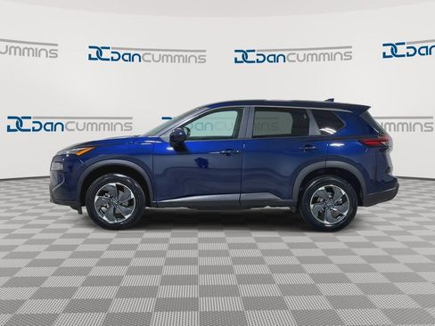 Used 2024 Nissan Rogue SV AWD/4WD image 5