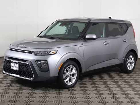 Used 2022 Kia Soul S FWD image 6