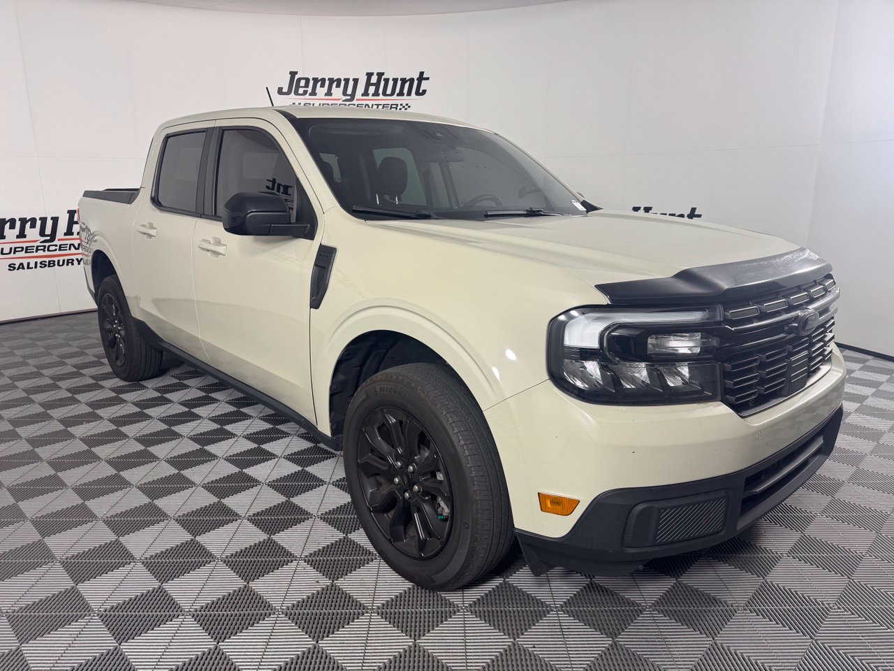 Used 2024 Ford Maverick Lariat w/ Black Appearance Package FWD image 6
