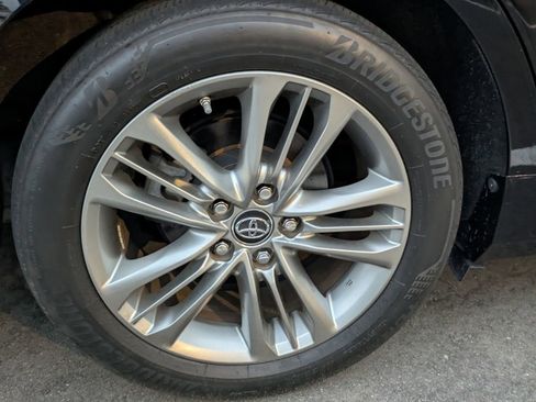 Used 2017 Toyota Camry SE image 8