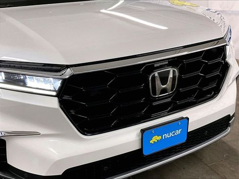 Used 2024 Honda Pilot Touring image 32