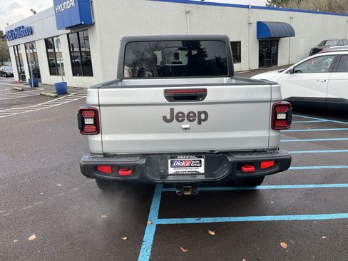 Used 2024 Jeep Gladiator Rubicon w/ Convenience Group image 4