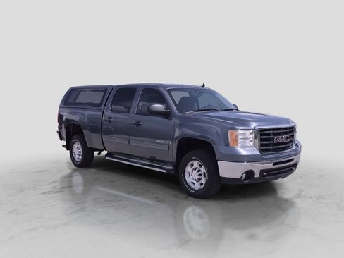 Used 2009 GMC Sierra 2500 SLE w/ Convenience Package AWD/4WD image 2