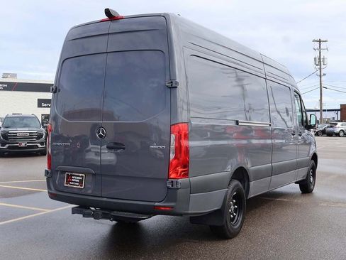 Used 2025 Mercedes-Benz Sprinter 3500 image 8