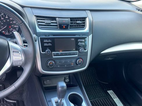 Used 2017 Nissan Altima 2.5 SR w/ Midnight Edition Package FWD image 18