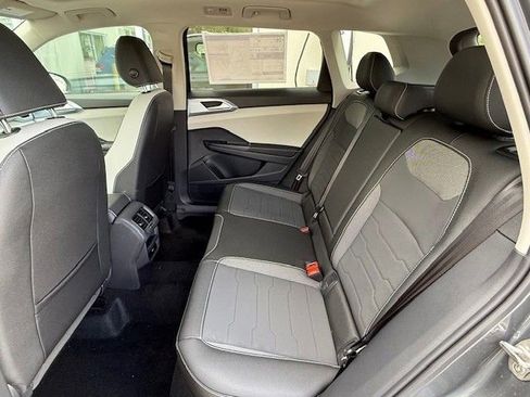 New 2025 Volkswagen Taos SE image 15