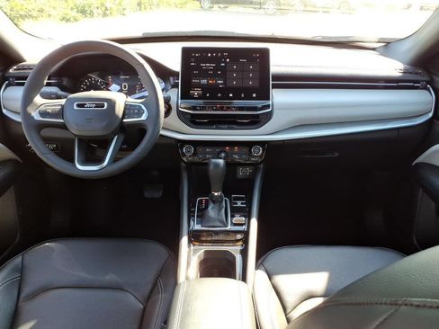 Used 2026 Jeep Compass Limited AWD/4WD image 19