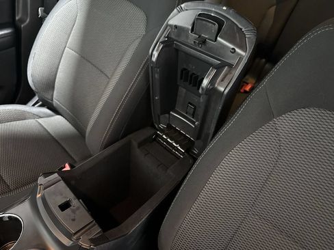 Used 2016 Ford Explorer XLT w/ Equipment Group 201A FWD image 36