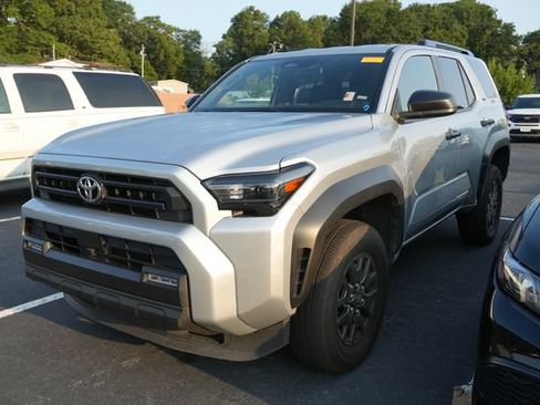 Used 2025 Toyota 4Runner SR5 AWD/4WD image 3
