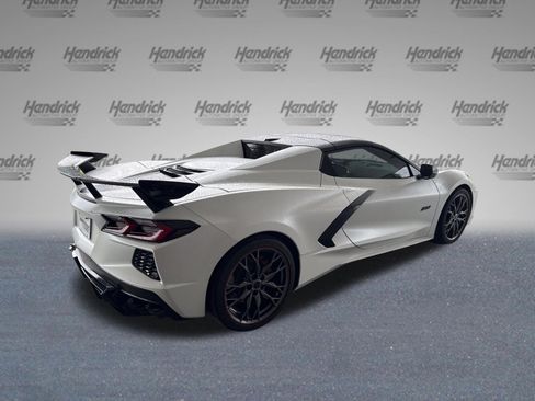 Used 2023 Chevrolet Corvette Stingray Premium Conv w/ Z51 Performance Package RWD image 9