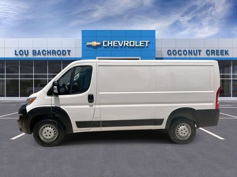Used 2025 RAM ProMaster 2500 w/ Convenience Group FWD image 5