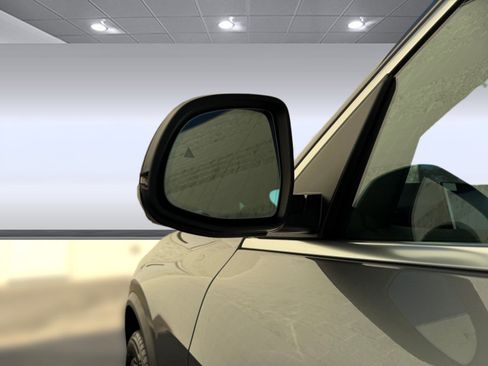 Used 2026 BMW X5 xDrive40i w/ Climate Comfort Package image 20