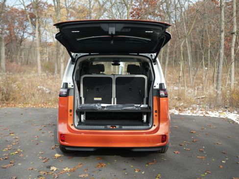 New 2025 Volkswagen ID. Buzz Pro S Plus image 7