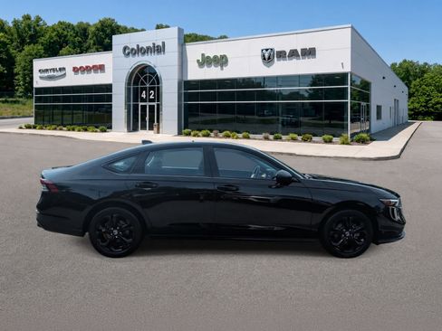 Used 2025 Honda Accord SE image 7