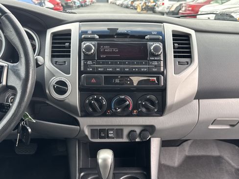 Used 2012 Toyota Tacoma 4x4 Access Cab V6 w/ TRD Off-Road Pkg image 8