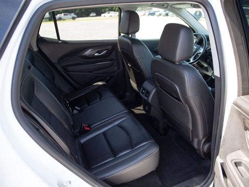 Used 2022 GMC Terrain SLT image 22