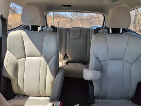 Used 2020 Subaru Ascent Premium w/ Convenience Package AWD/4WD image 27