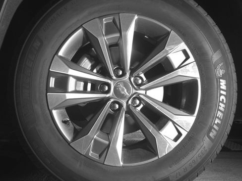 Used 2025 Chevrolet Equinox LT AWD/4WD image 12
