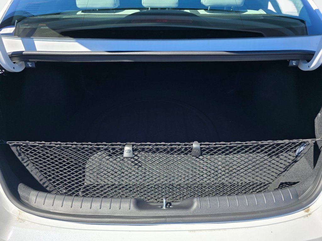 New 2026 Hyundai Elantra Limited FWD image 16