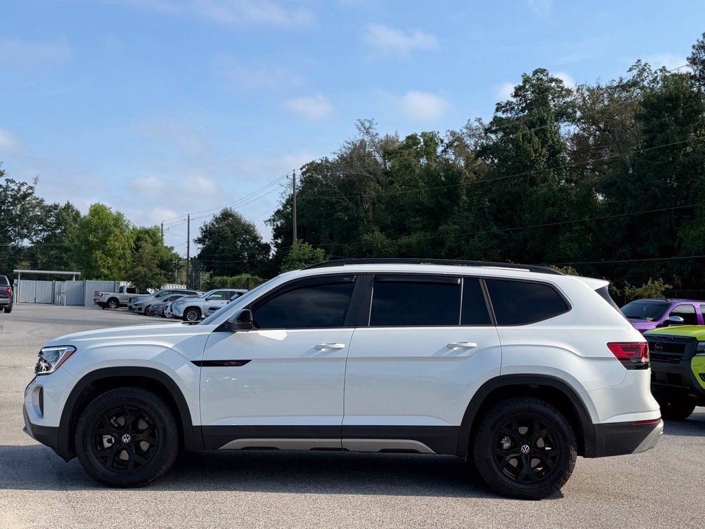 Used 2024 Volkswagen Atlas Peak Edition SEL AWD/4WD image 8
