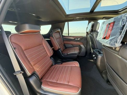 Used 2024 GMC Yukon Denali Ultimate AWD/4WD image 17
